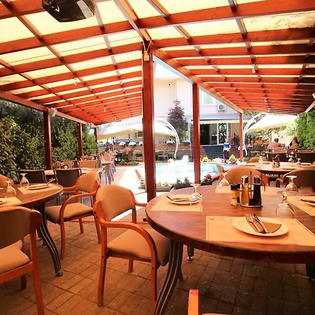 Aristocrat & Fish Restaurant Ξενοδοχείο 3*