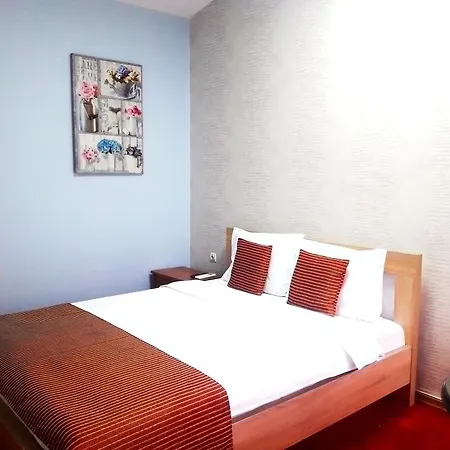 Aristocrat & Fish Restaurant Hotell 3*