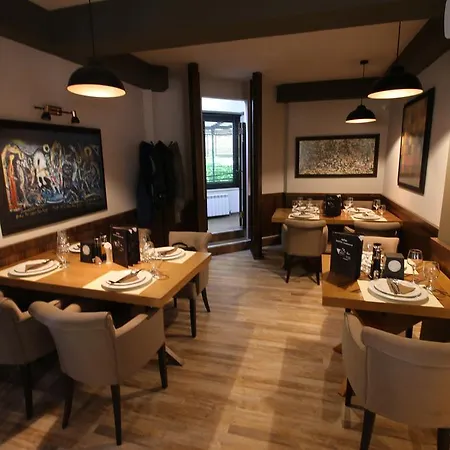 Aristocrat & Fish Restaurant