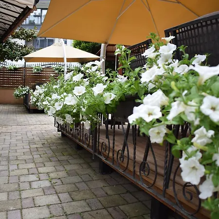 Ξενοδοχείο Aristocrat & Fish Restaurant